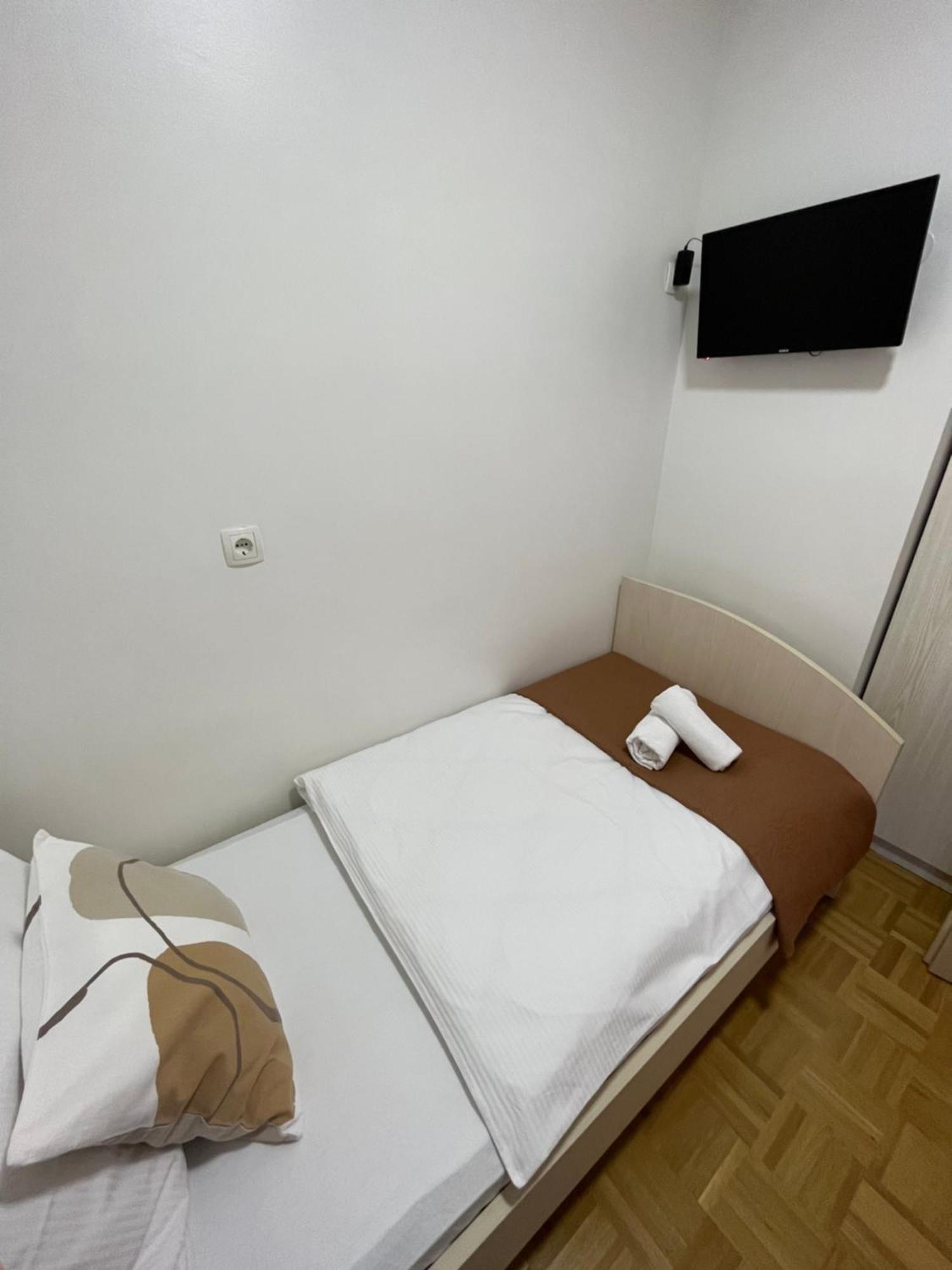 For5 Apartment Dakovo Exterior photo