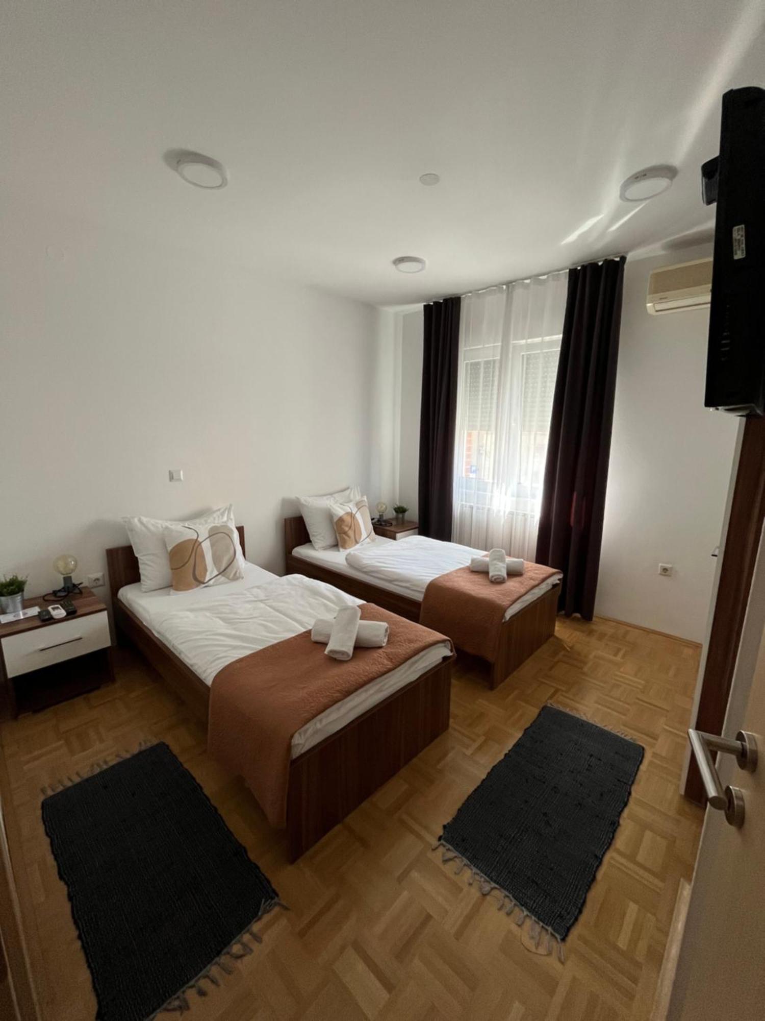 For5 Apartment Dakovo Exterior photo