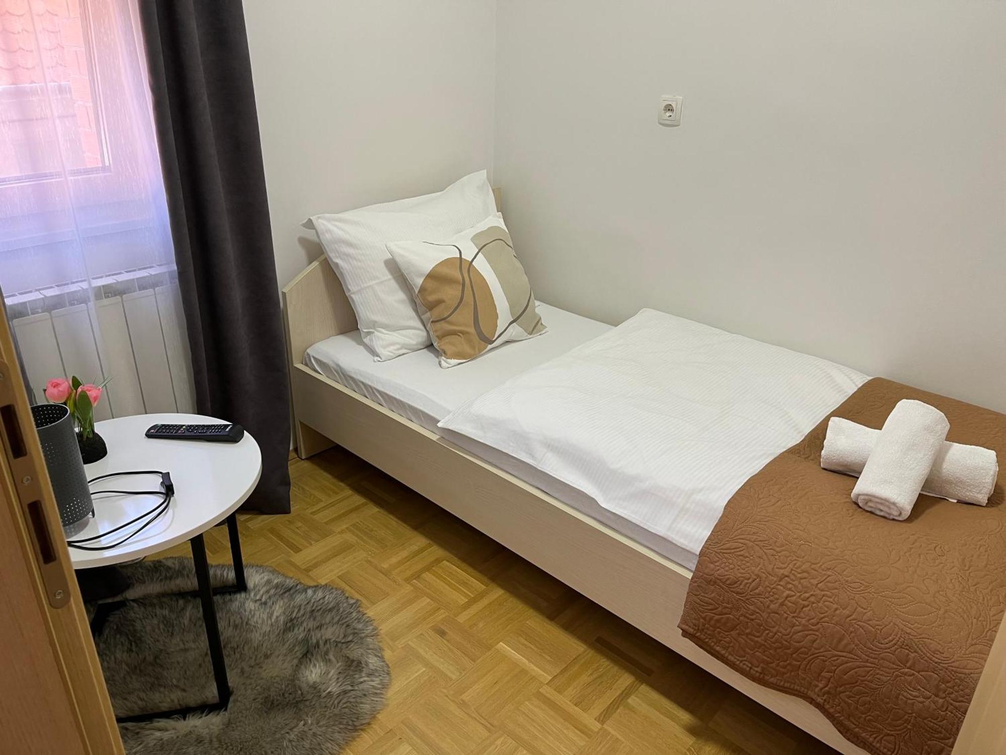 For5 Apartment Dakovo Exterior photo