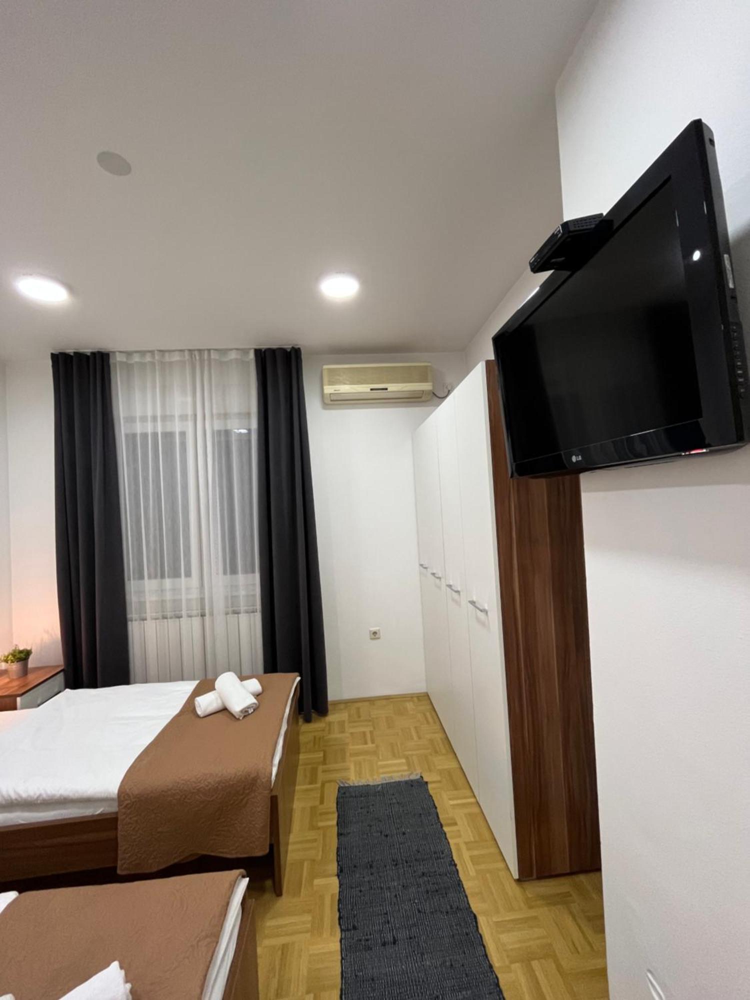 For5 Apartment Dakovo Exterior photo
