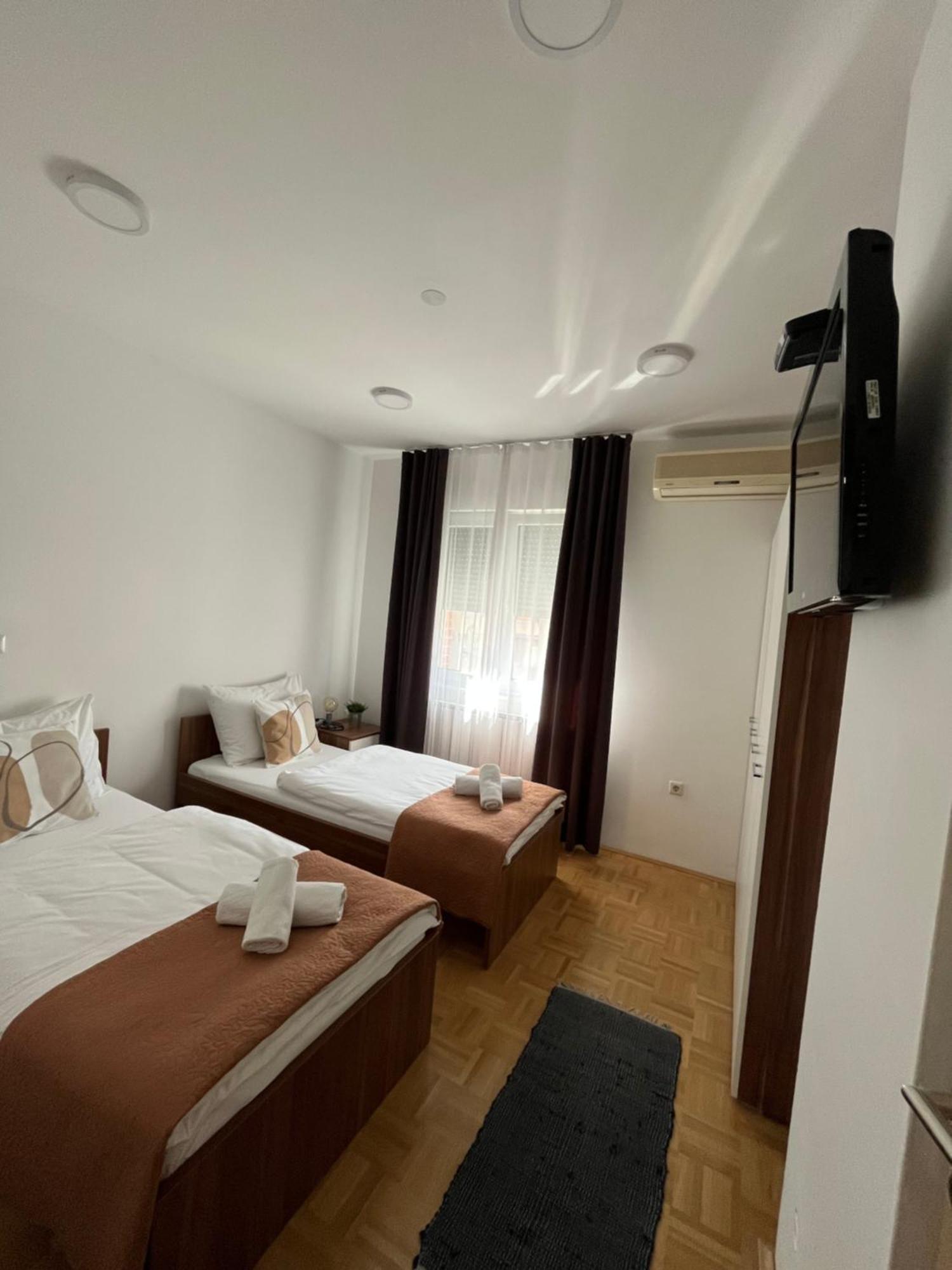 For5 Apartment Dakovo Exterior photo