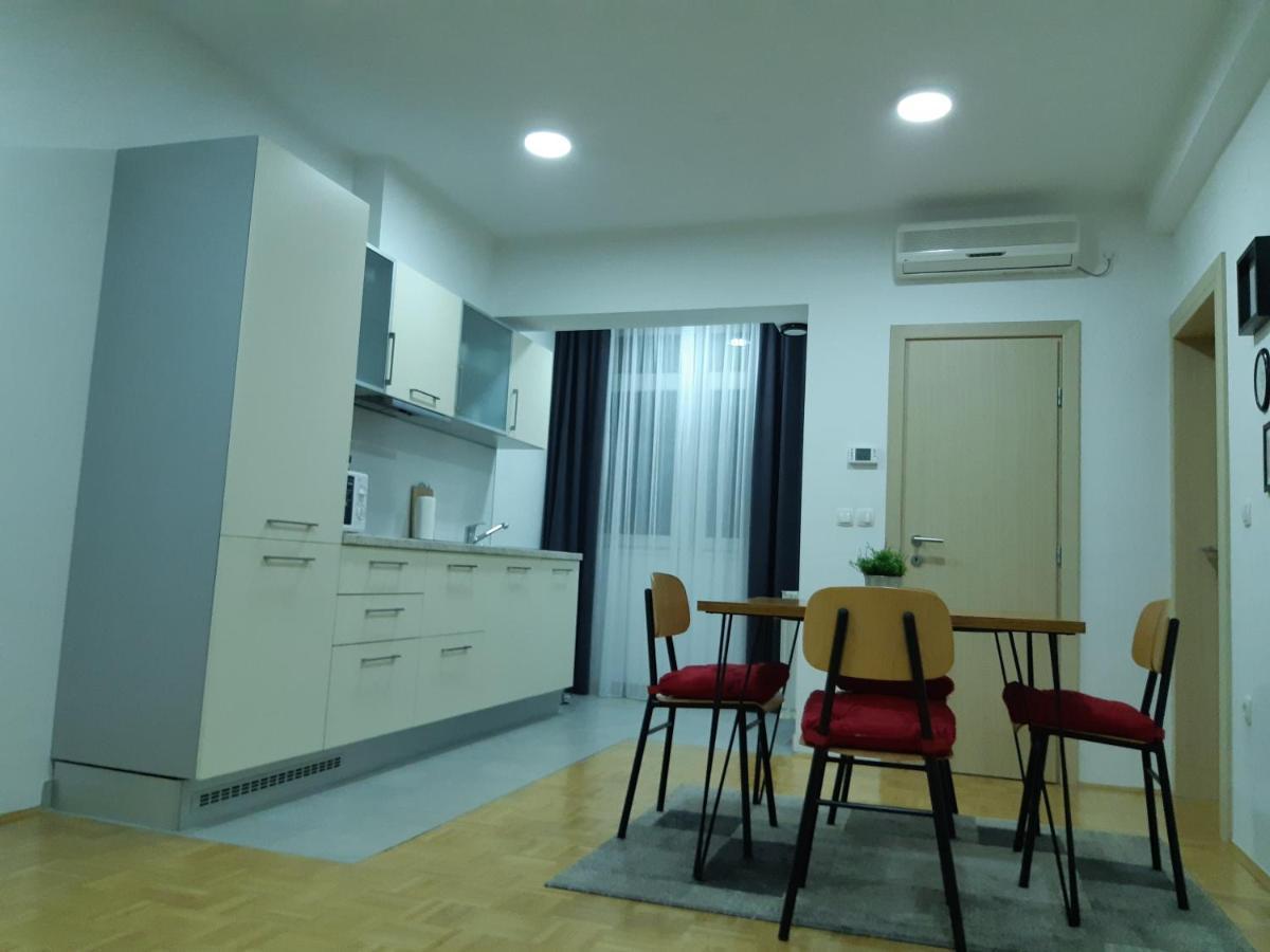 For5 Apartment Dakovo Exterior photo